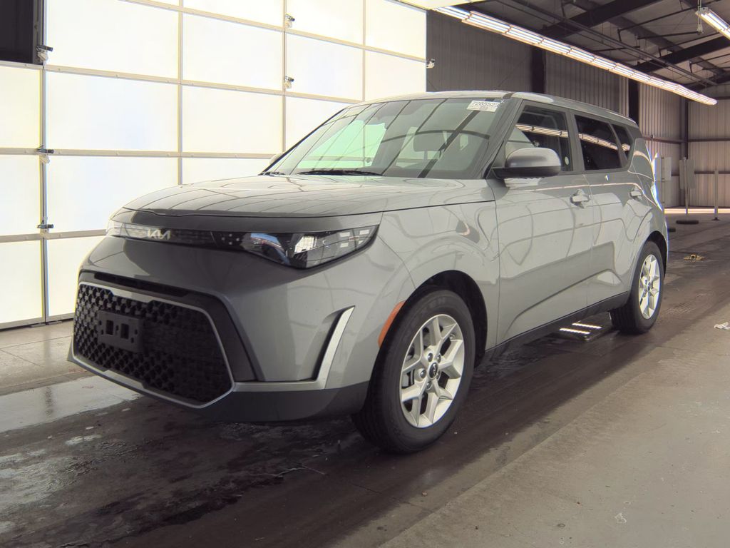 2025 Kia Soul LX photo