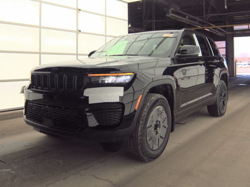 2025 Jeep Grand Cherokee Laredo X photo