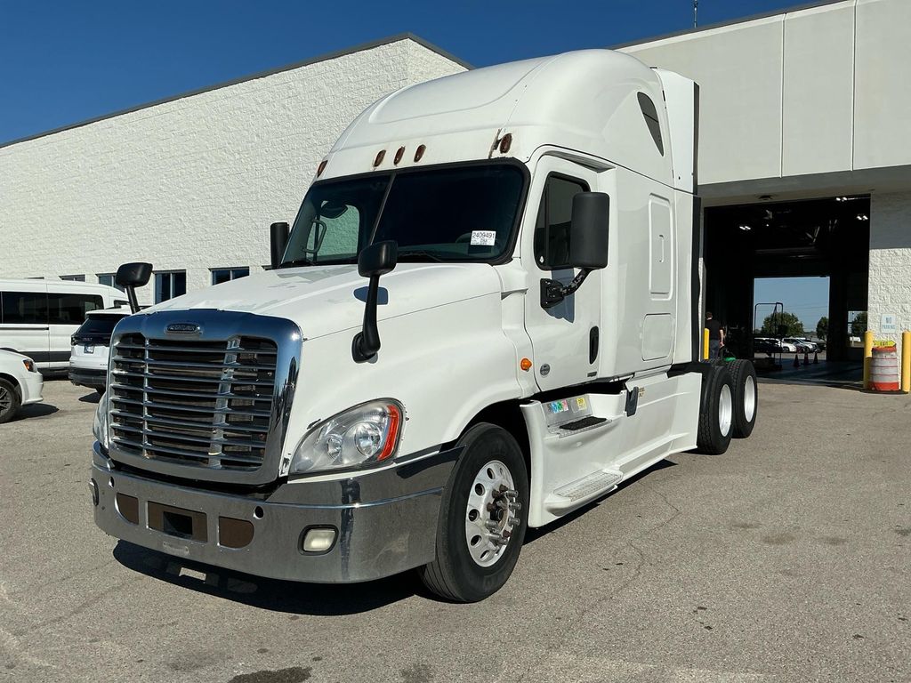 2014 Freightliner Cascadia 125 photo