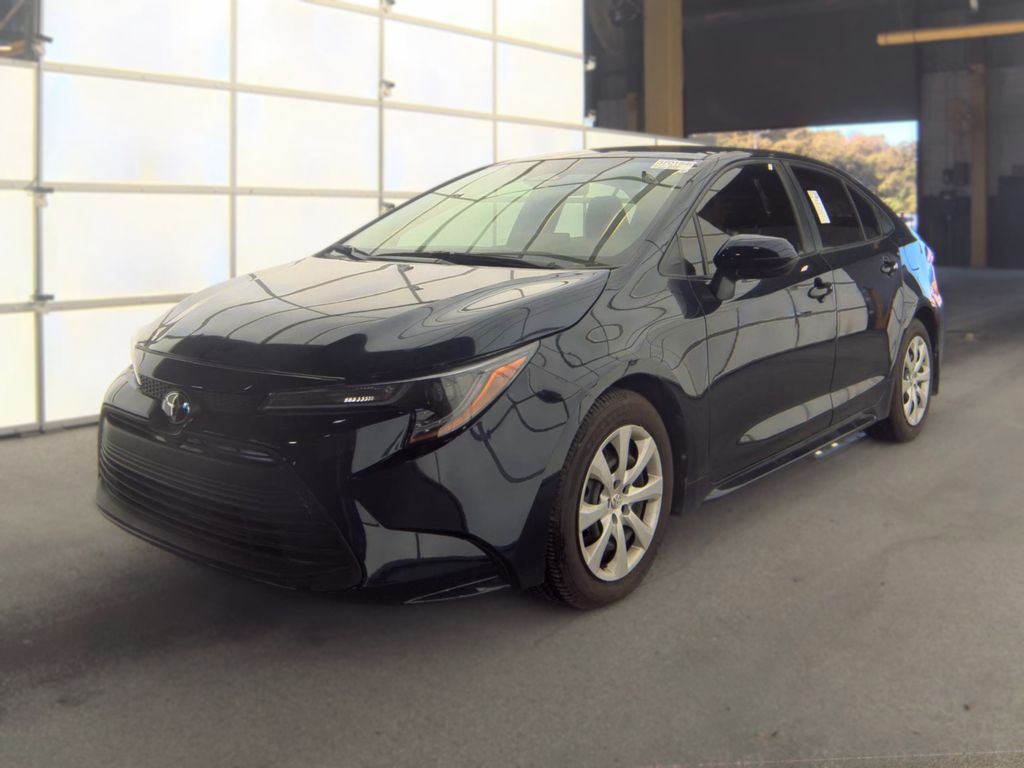 2025 Toyota Corolla LE photo