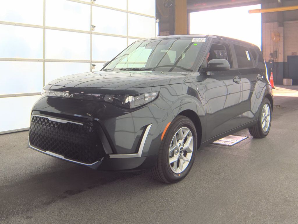 2025 Kia Soul LX photo