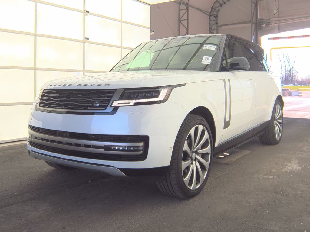 2025 Land Rover Range Rover SE photo