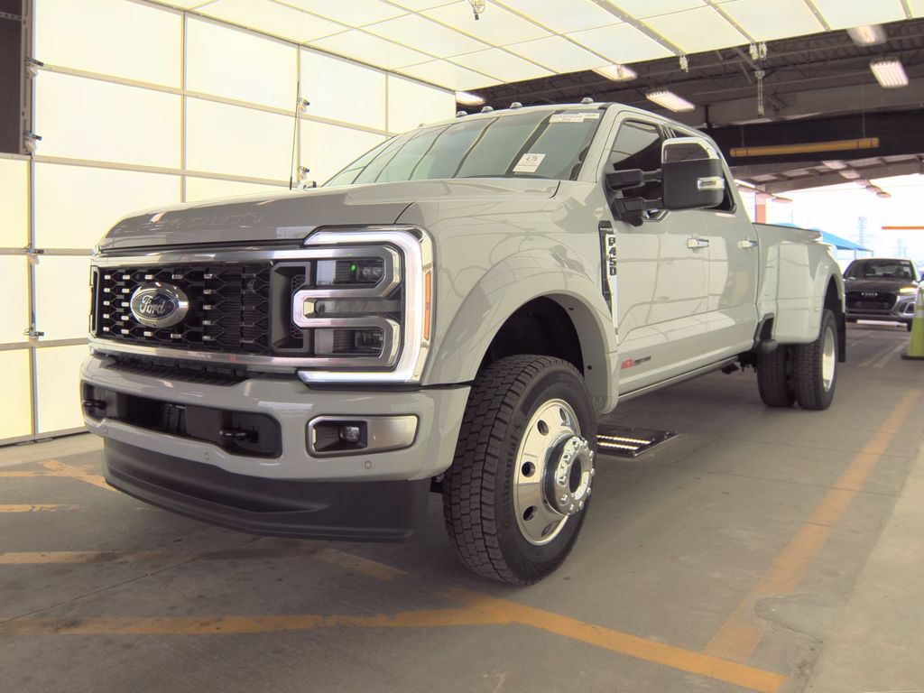 2025 Ford F-450 Platinum photo