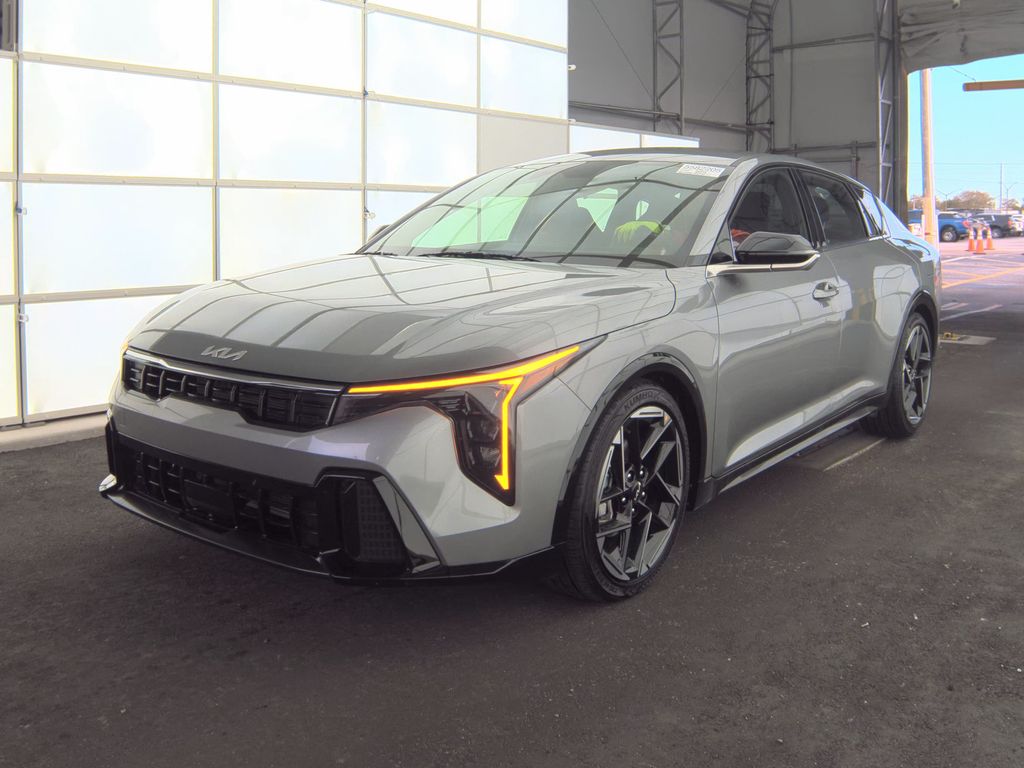 2025 Kia K4 GT-Line photo