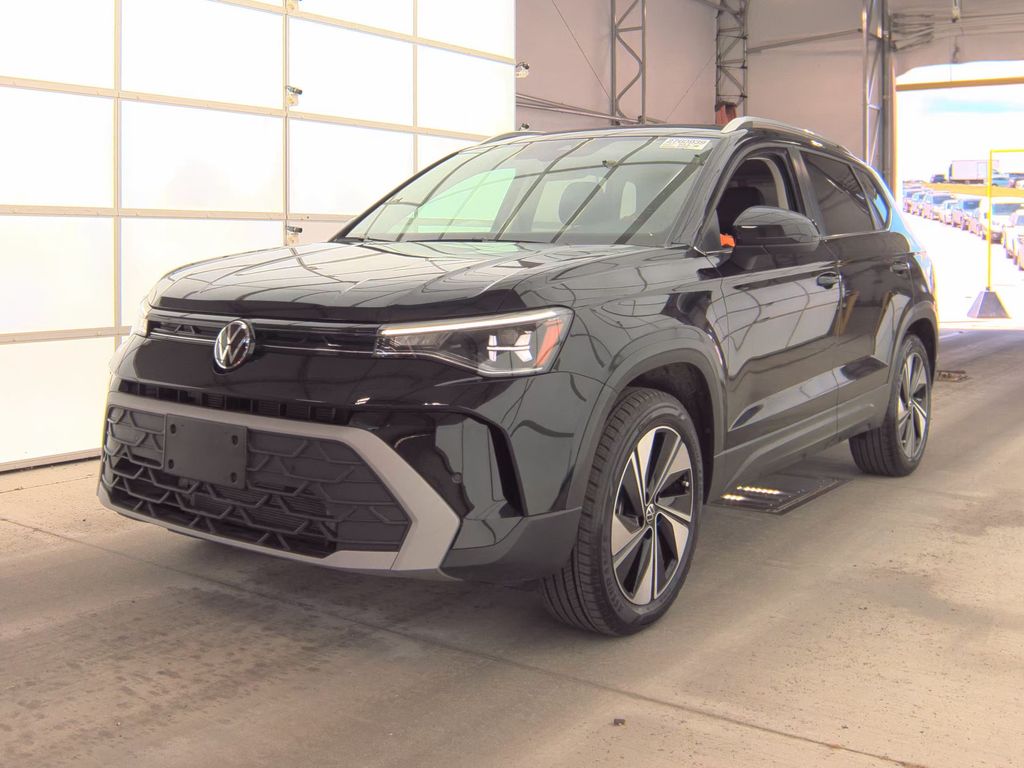 2025 Volkswagen Taos SE photo