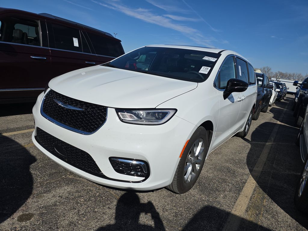 2026 Chrysler Pacifica Limited photo