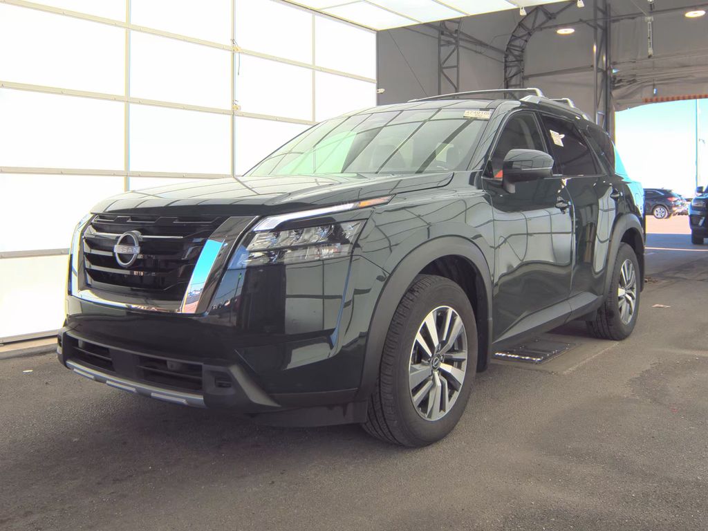 2025 Nissan Pathfinder SL photo