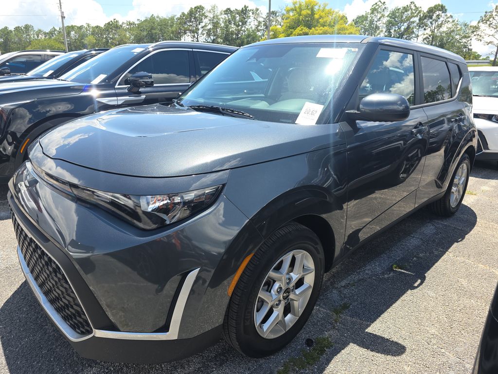 2025 Kia Soul LX photo