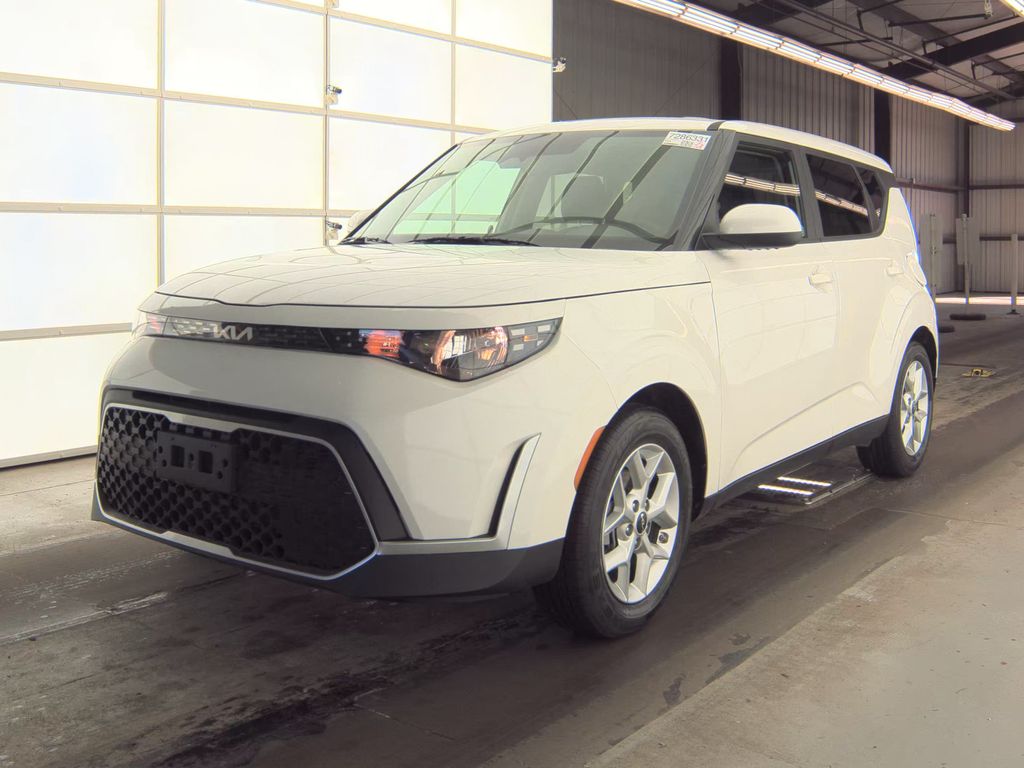2025 Kia Soul LX photo
