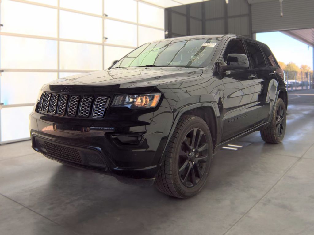 2021 Jeep Grand Cherokee Laredo X photo