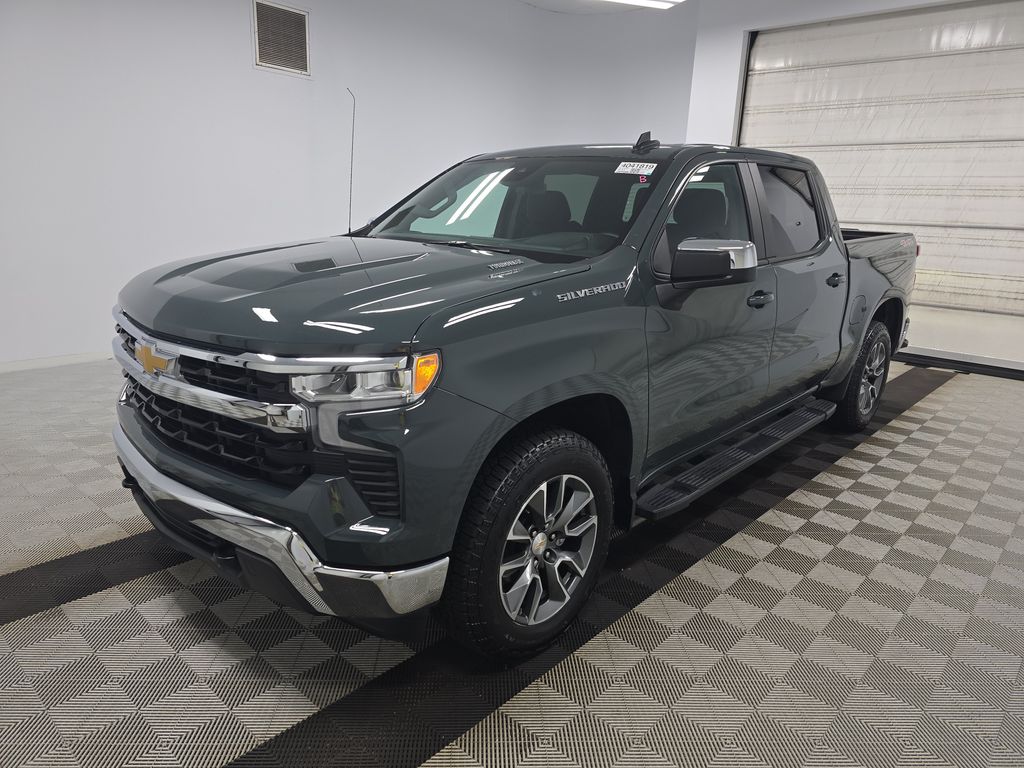 2025 Chevrolet Silverado 1500 LT photo