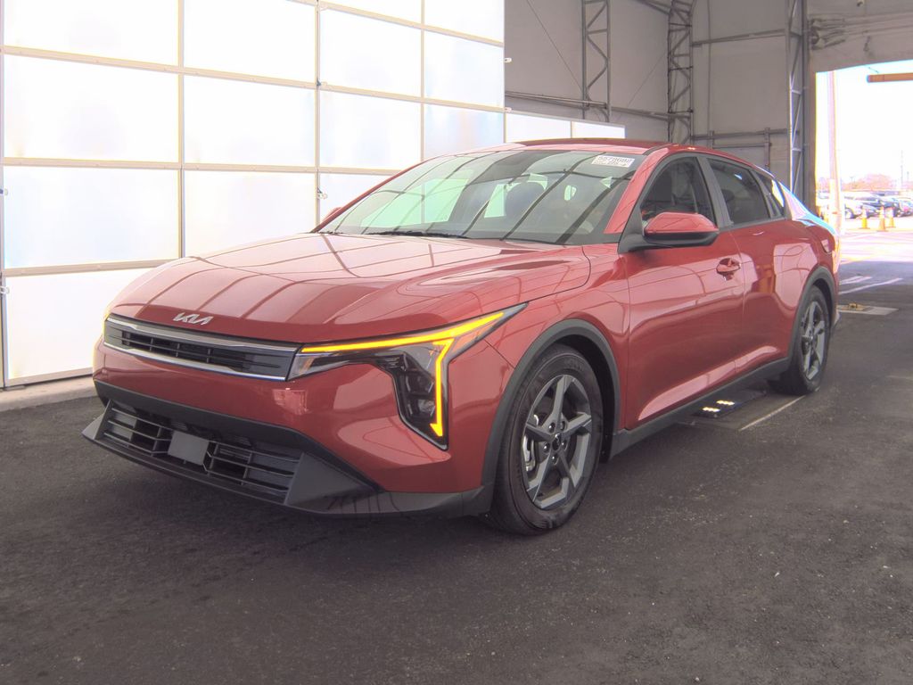 2025 Kia K4 LXS photo