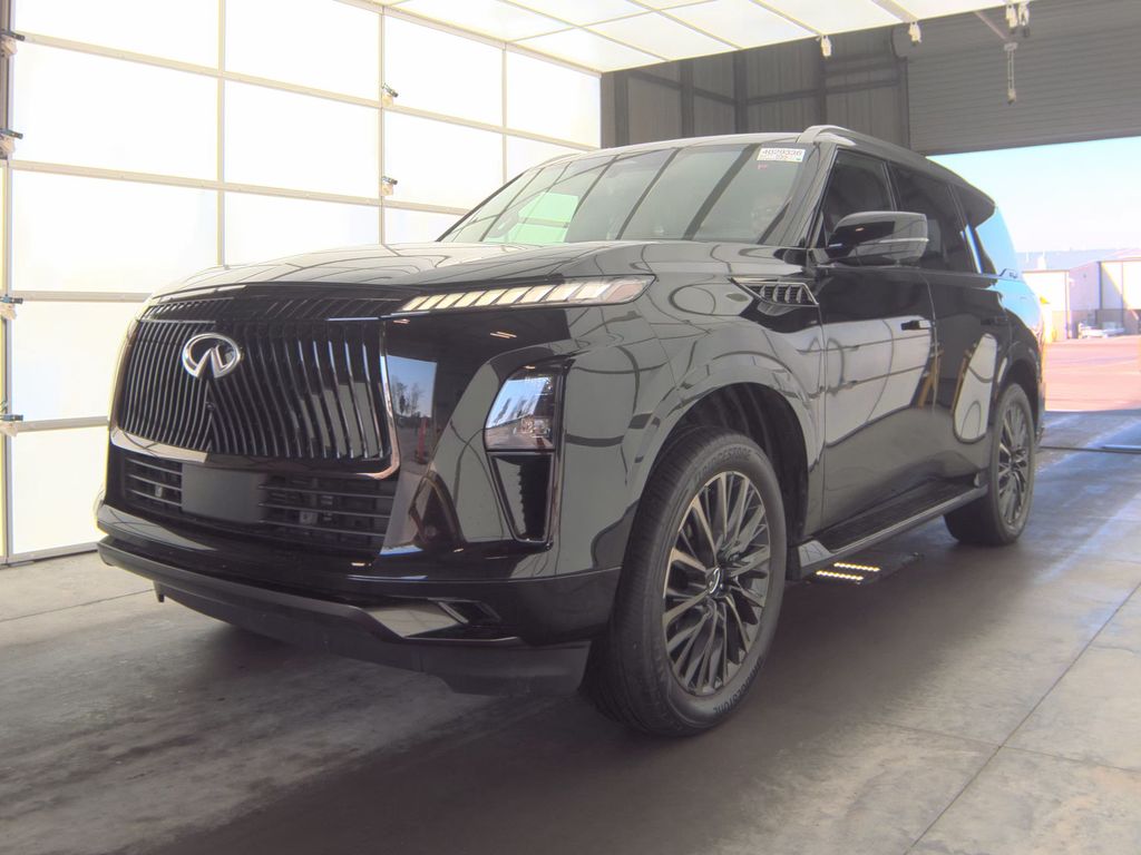 2025 INFINITI QX80 Autograph photo