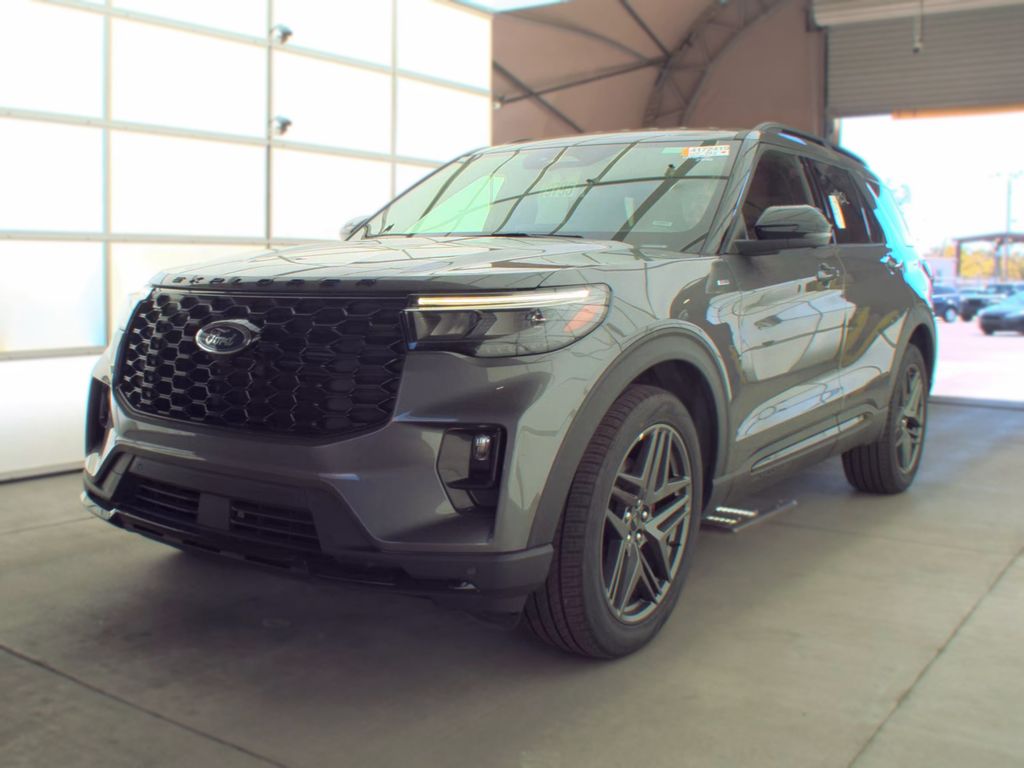 2025 Ford Explorer ST-Line photo