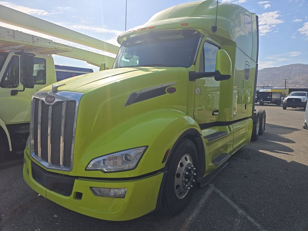 2023 Peterbilt 579 photo