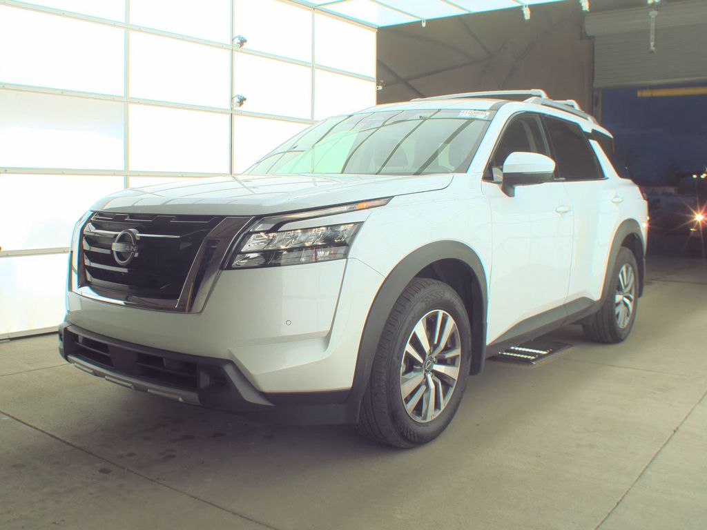 2025 Nissan Pathfinder SL photo