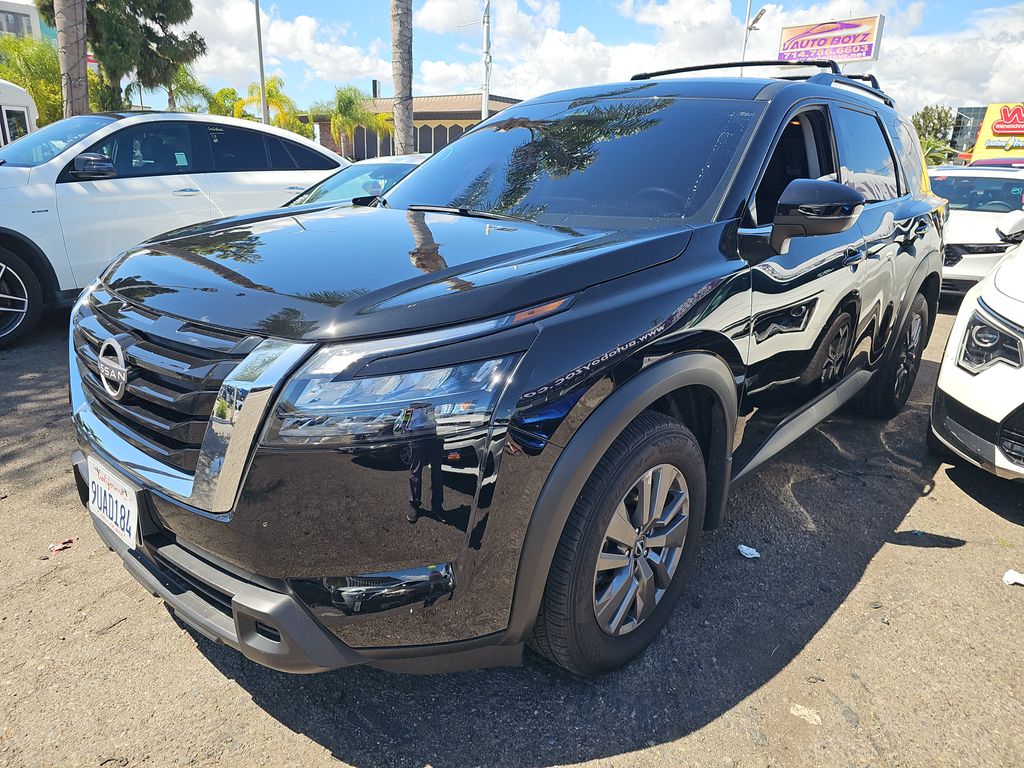 2025 Nissan Pathfinder SV photo