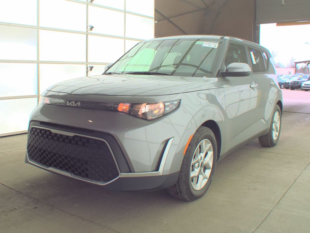 2025 Kia Soul LX photo
