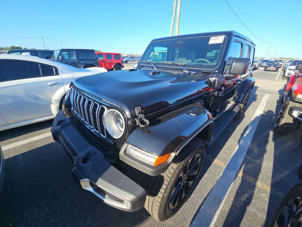 2025 Jeep Wrangler Sahara photo