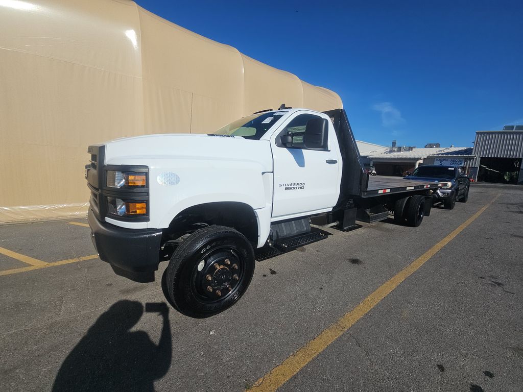 2022 Chevrolet Silverado 6500HD photo
