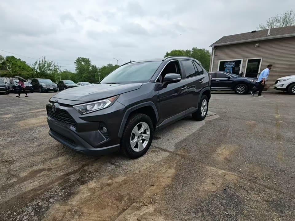 2019 Toyota RAV4 XLE photo