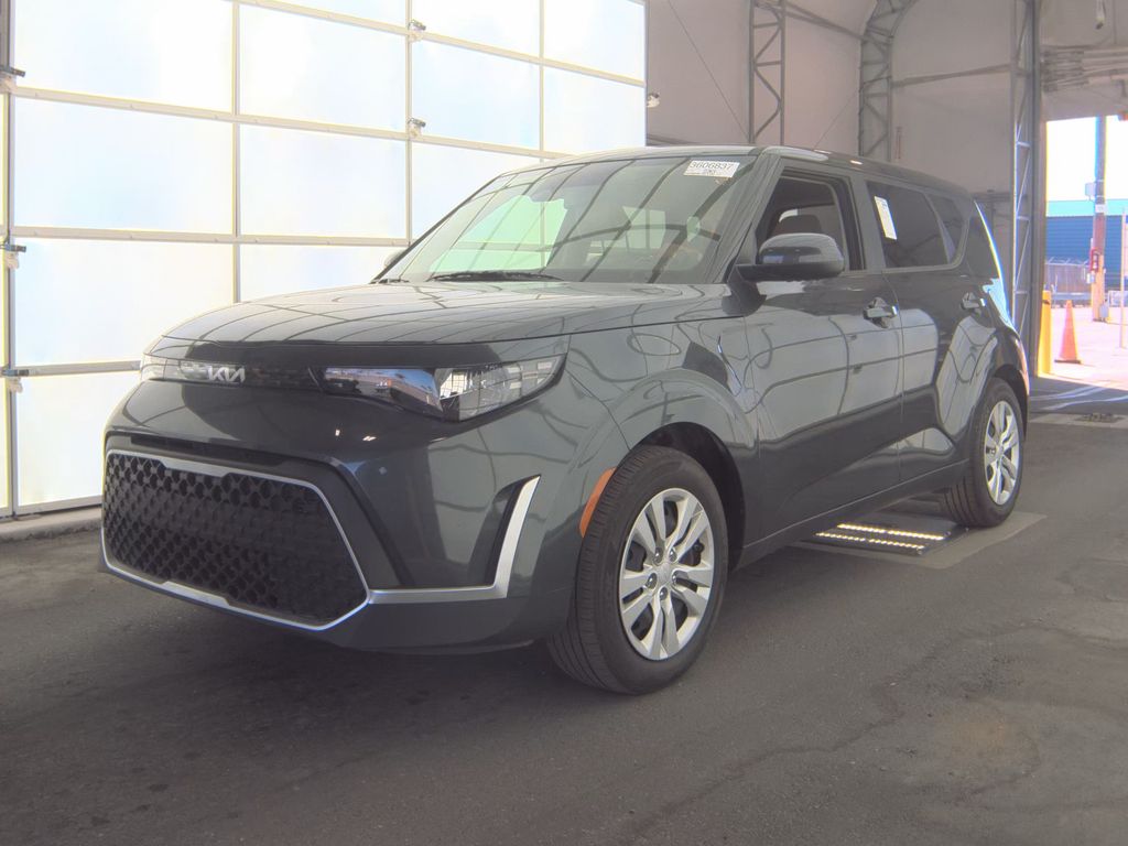 2025 Kia Soul LX photo