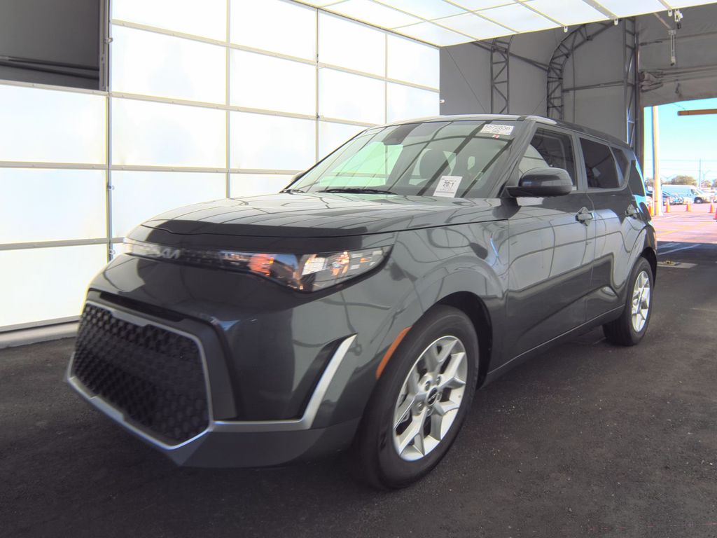 2025 Kia Soul LX photo
