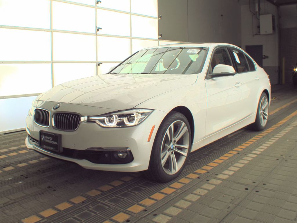 2018 BMW 3 Series 330IX LUX photo