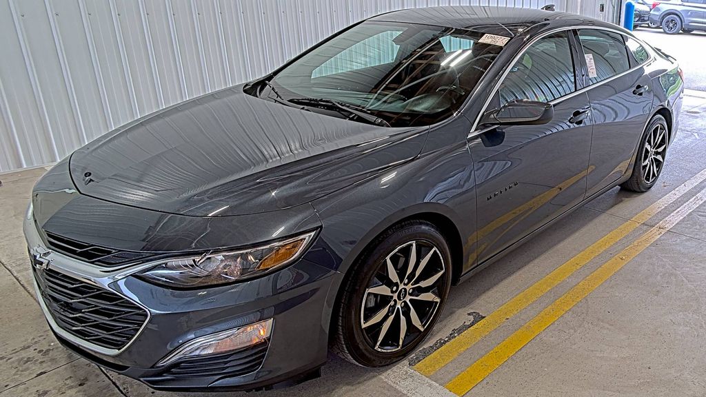 2021 Chevrolet Malibu RS photo