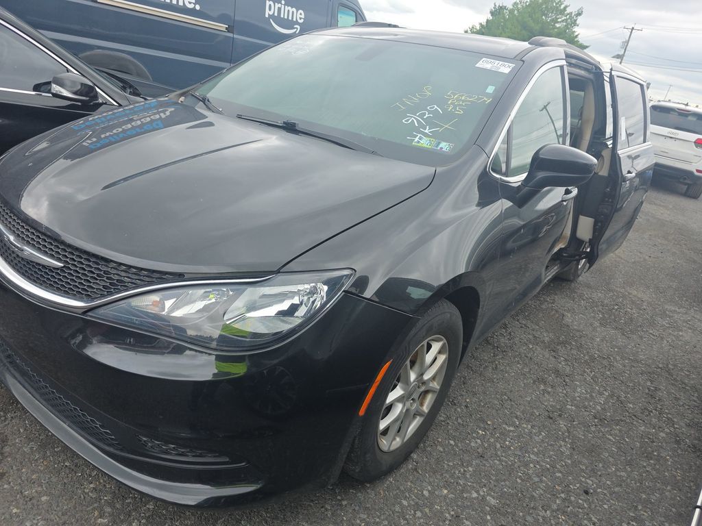 2021 Chrysler Voyager LXI photo