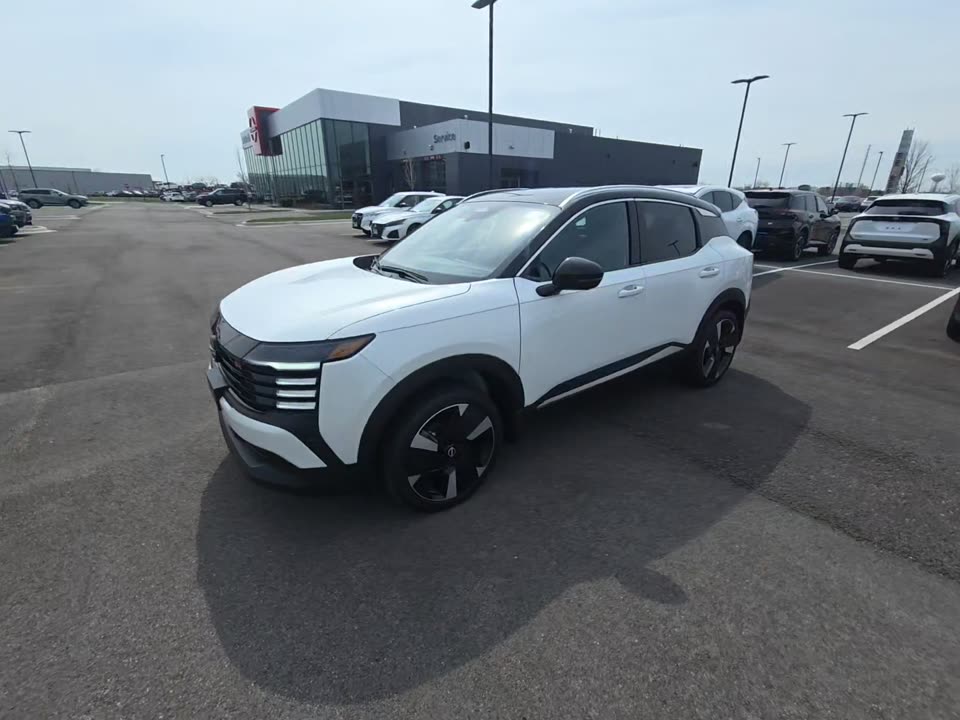 2025 Nissan Kicks SR photo