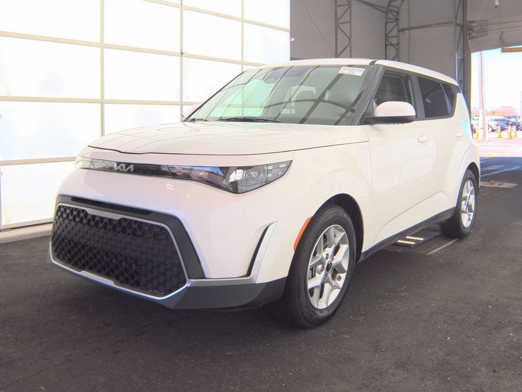 2025 Kia Soul LX photo