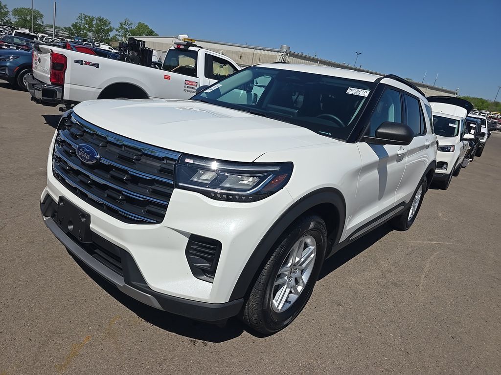 2025 Ford Explorer Active photo