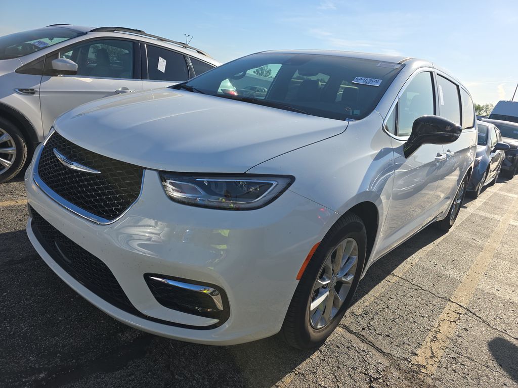 2026 Chrysler Pacifica Limited photo