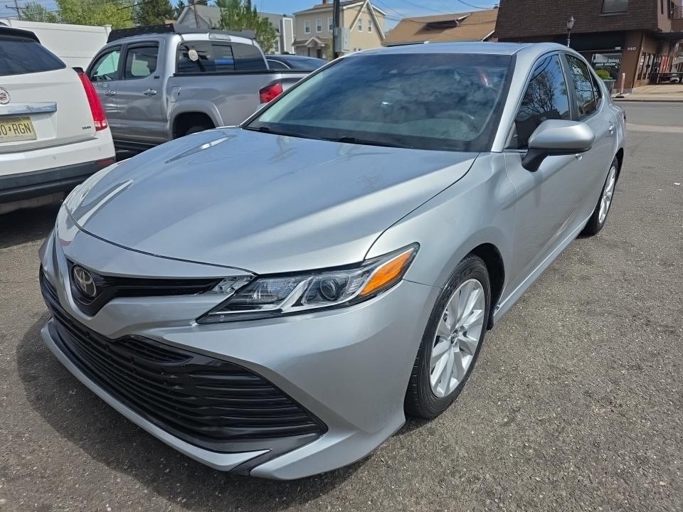 2018 Toyota Camry LE photo