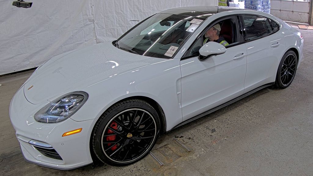 2017 Porsche Panamera Turbo photo