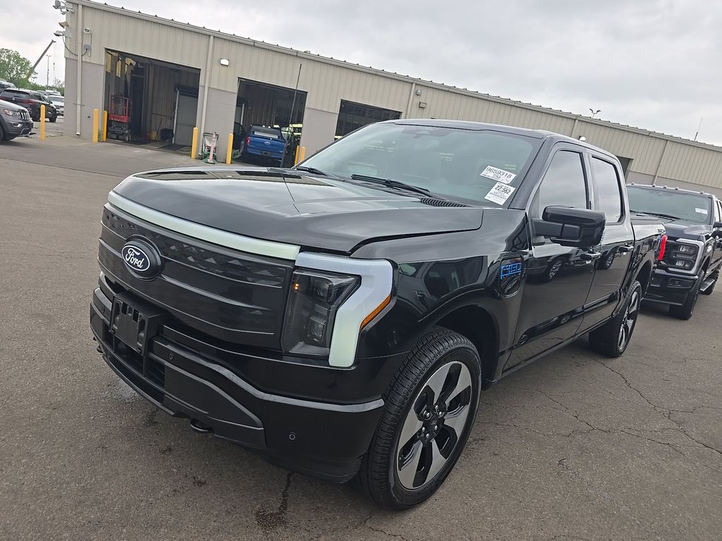 2025 Ford F-150 Platinum photo