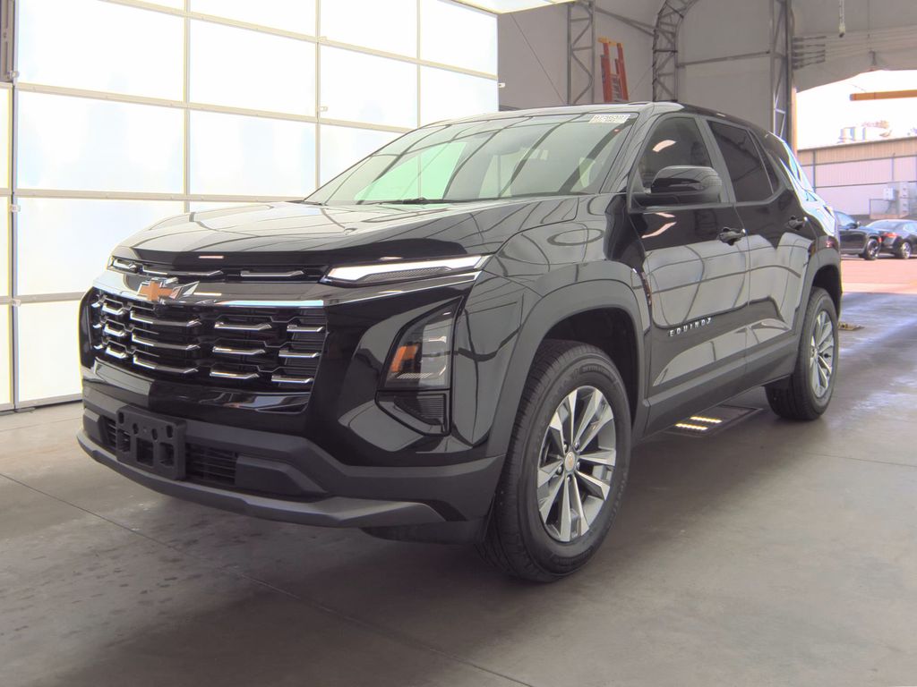 2025 Chevrolet Equinox FWD LT photo
