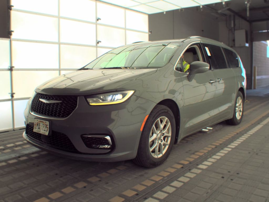 2021 Chrysler Pacifica Touring L photo
