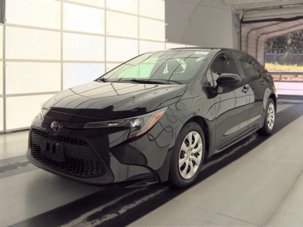 2021 Toyota Corolla LE photo