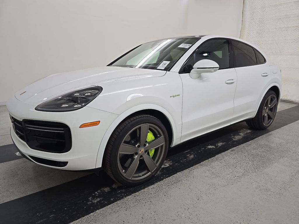 2023 Porsche Cayenne Turbo S HY photo