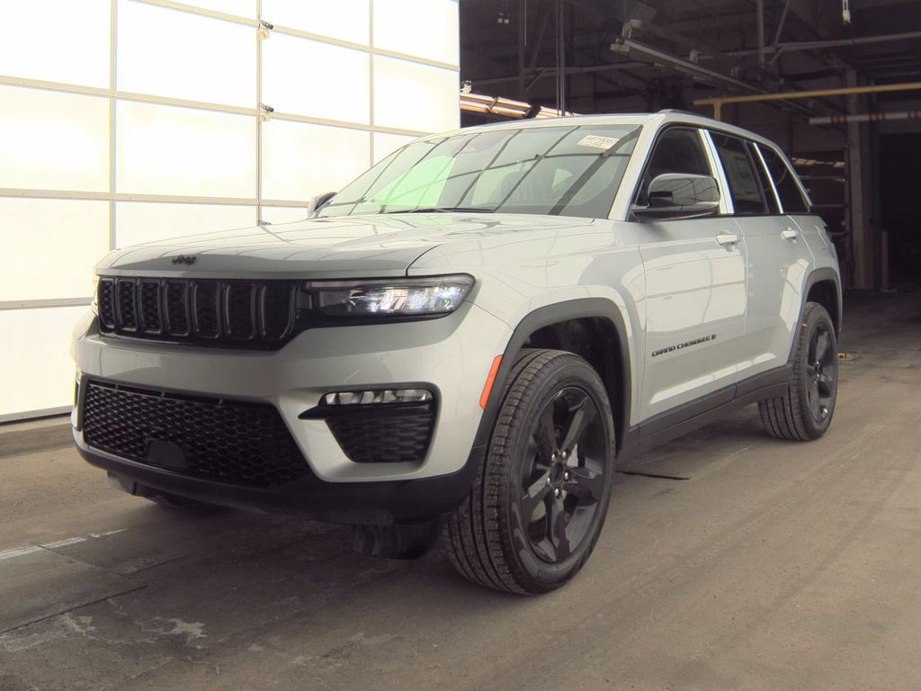 2025 Jeep Grand Cherokee Limited photo