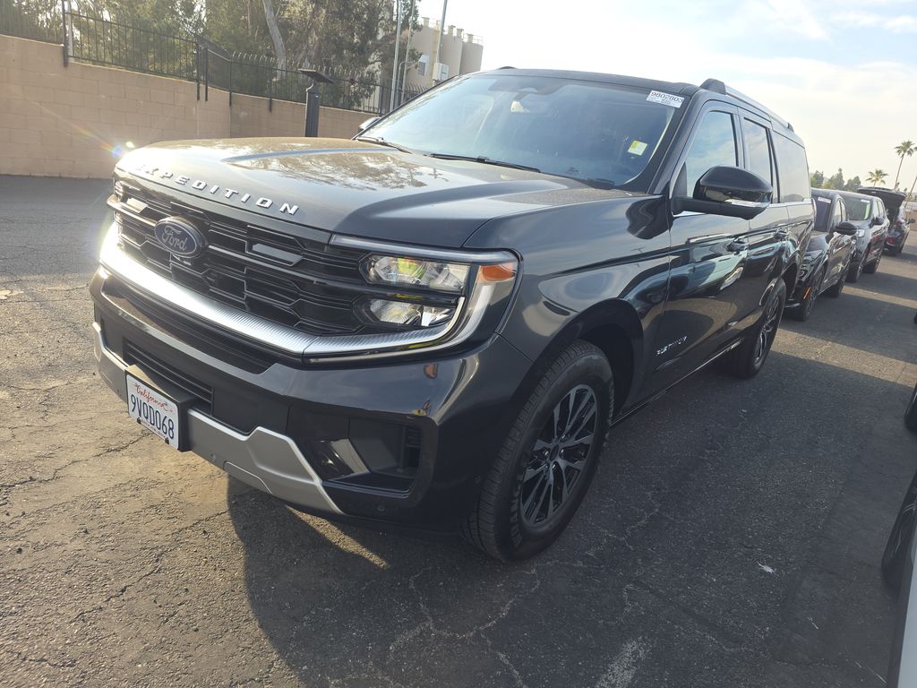 2025 Ford Expedition MAX Platinum photo