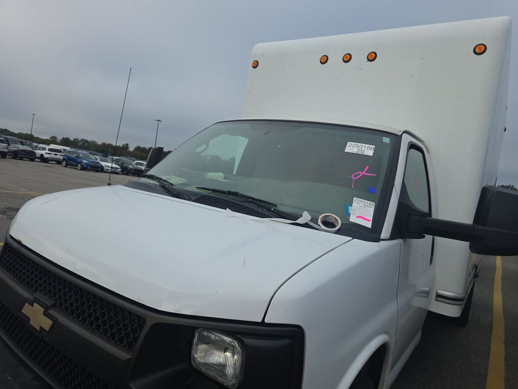2015 Chevrolet G3500 EX CUT photo