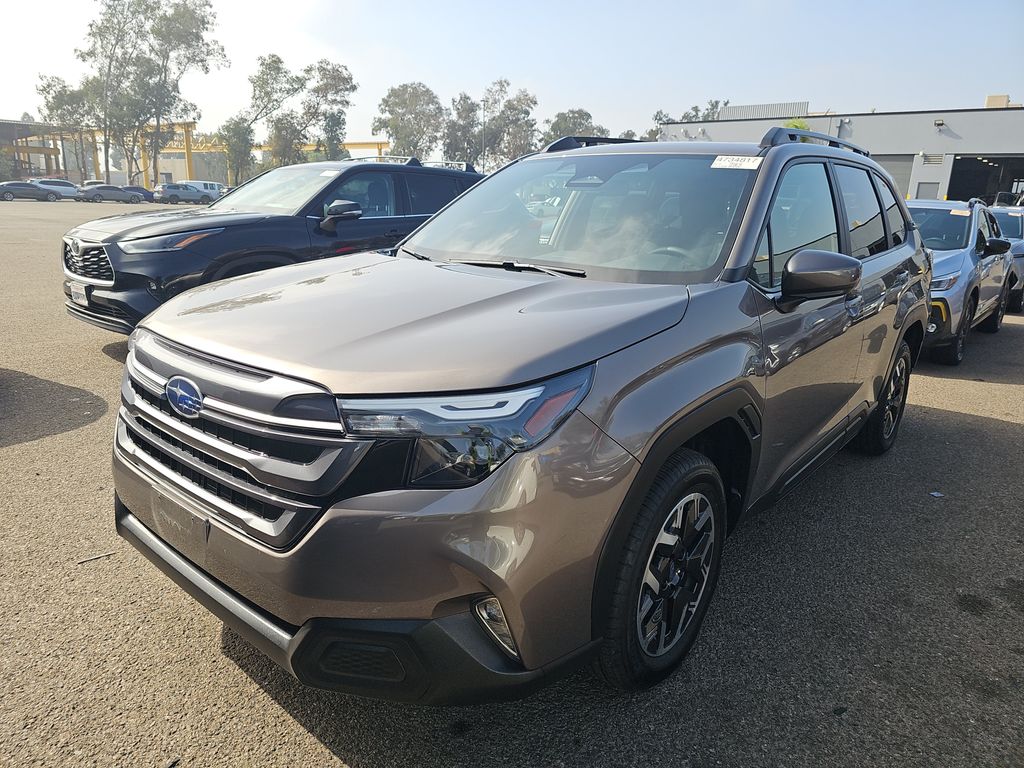 2025 Subaru Forester Premium photo