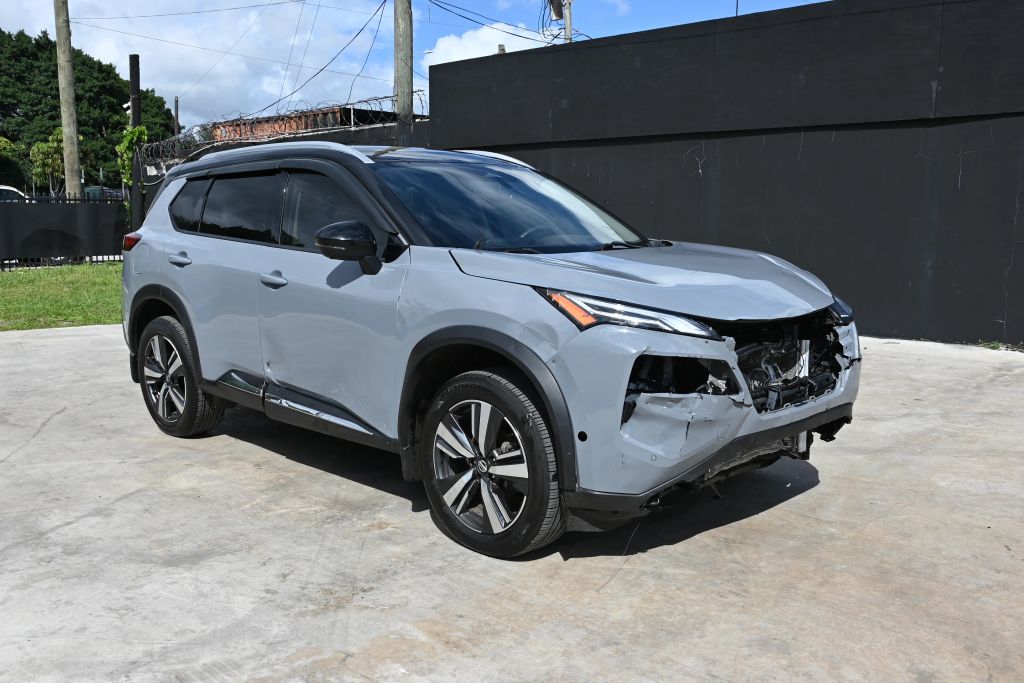 2021 Nissan Rogue Platinum Sport Utility 4D photo