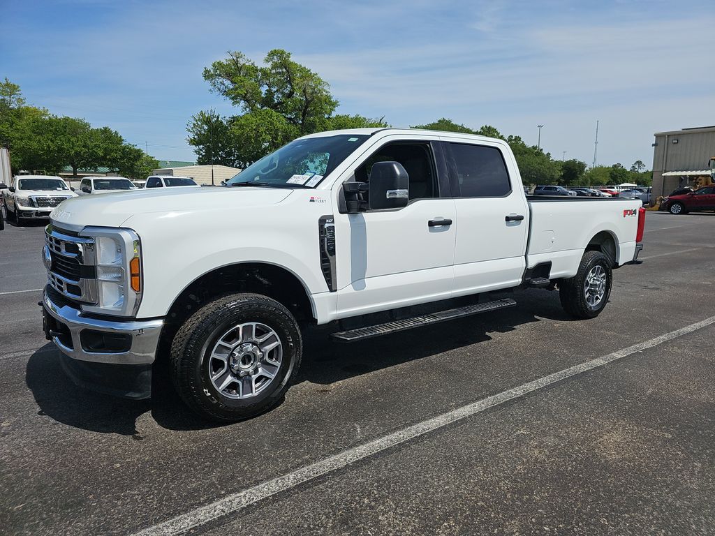 2025 Ford F-350 XLT photo