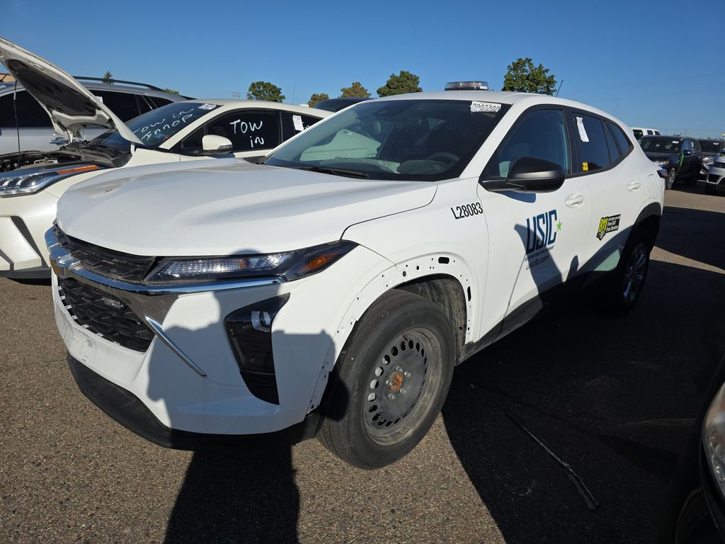 2025 Chevrolet Trax LS photo