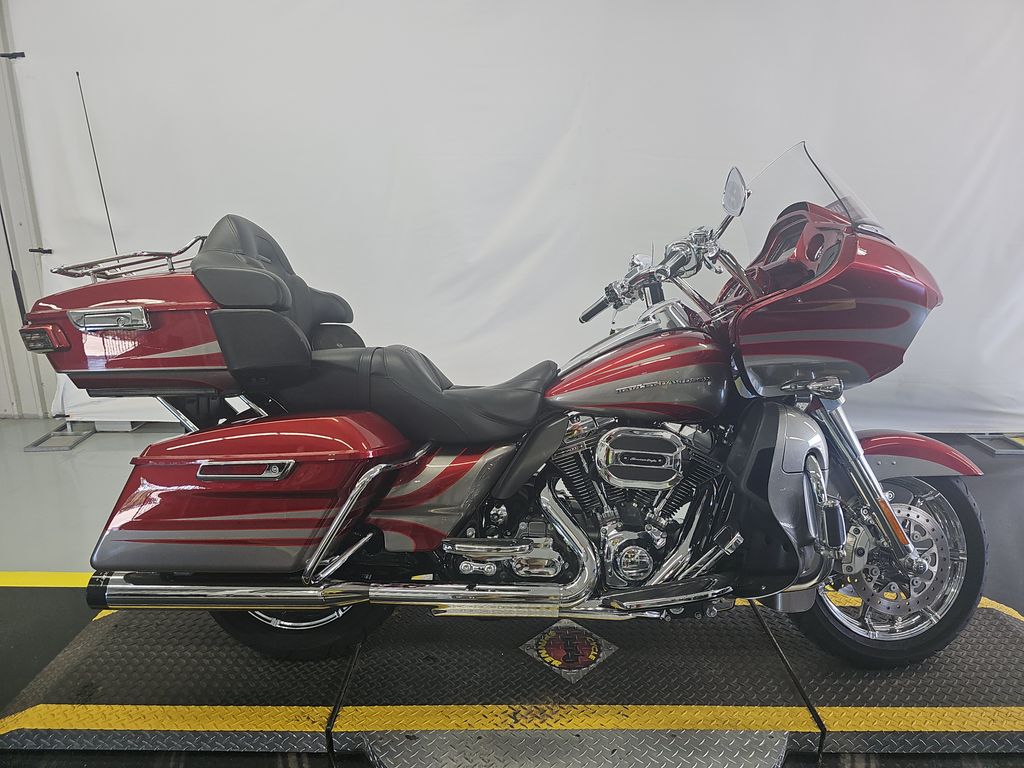 2016 Harley-Davidson Fltruse photo