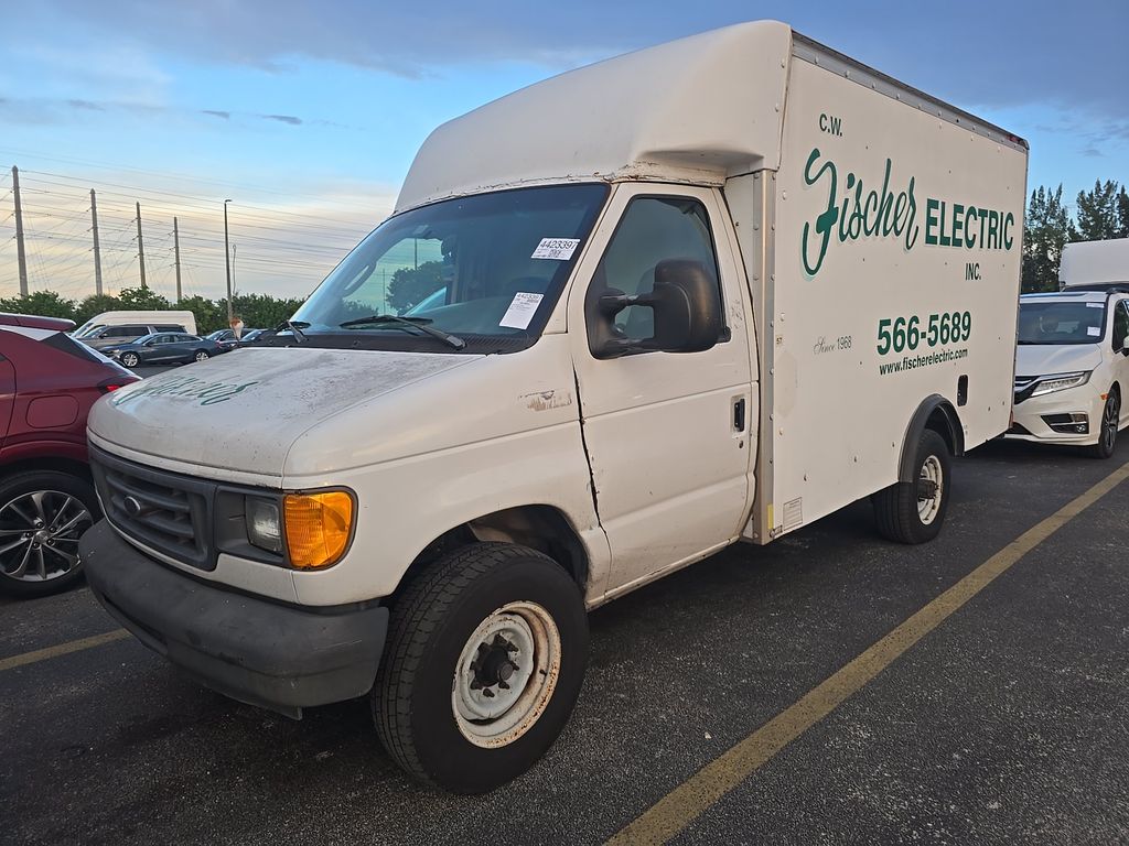 2005 Ford E-350 Cutaway photo